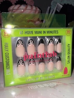 Paintlab Press-On Nails - Black & Nude Almond Set in Prima Ballerina
